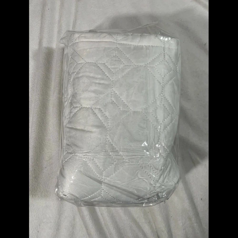 NEW Hotel Collection Alabastar Quilted (1) Standard Sham‎ Pillow
